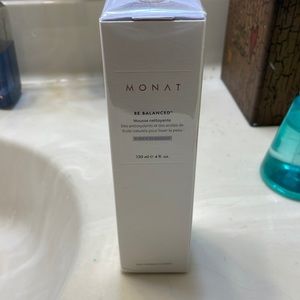 Monat Be Balanced Cleanser